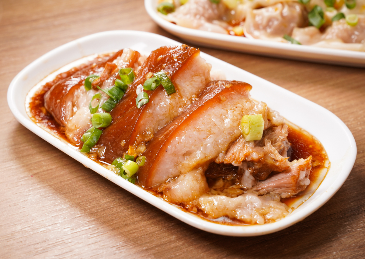 [高雄]318霸王牛肉麵-料好實在鳳山牛肉麵推薦!50元的腿庫飯也太強太好吃~ @美食好芃友（芃芃）