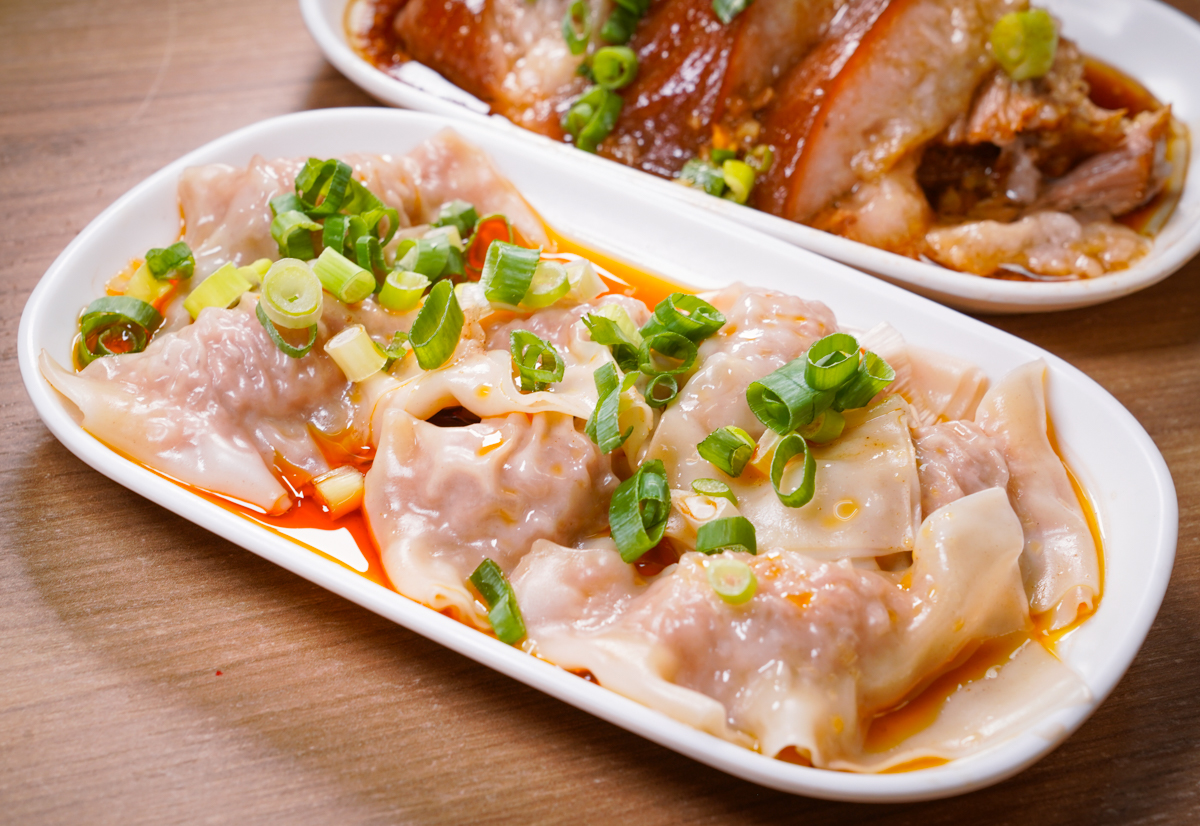 [高雄]318霸王牛肉麵-料好實在鳳山牛肉麵推薦!50元的腿庫飯也太強太好吃~ @美食好芃友（芃芃）
