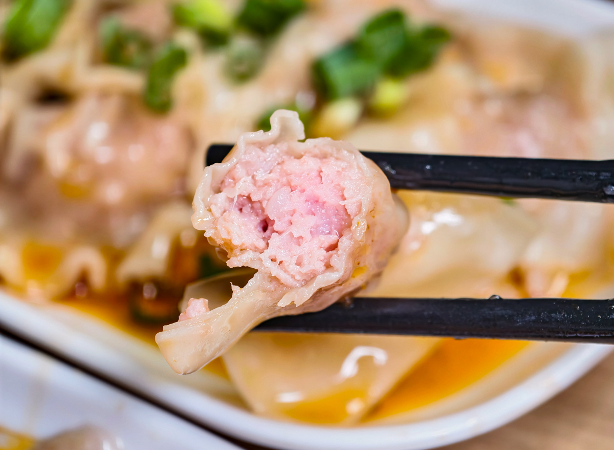 [高雄]318霸王牛肉麵-料好實在鳳山牛肉麵推薦!50元的腿庫飯也太強太好吃~ @美食好芃友（芃芃）