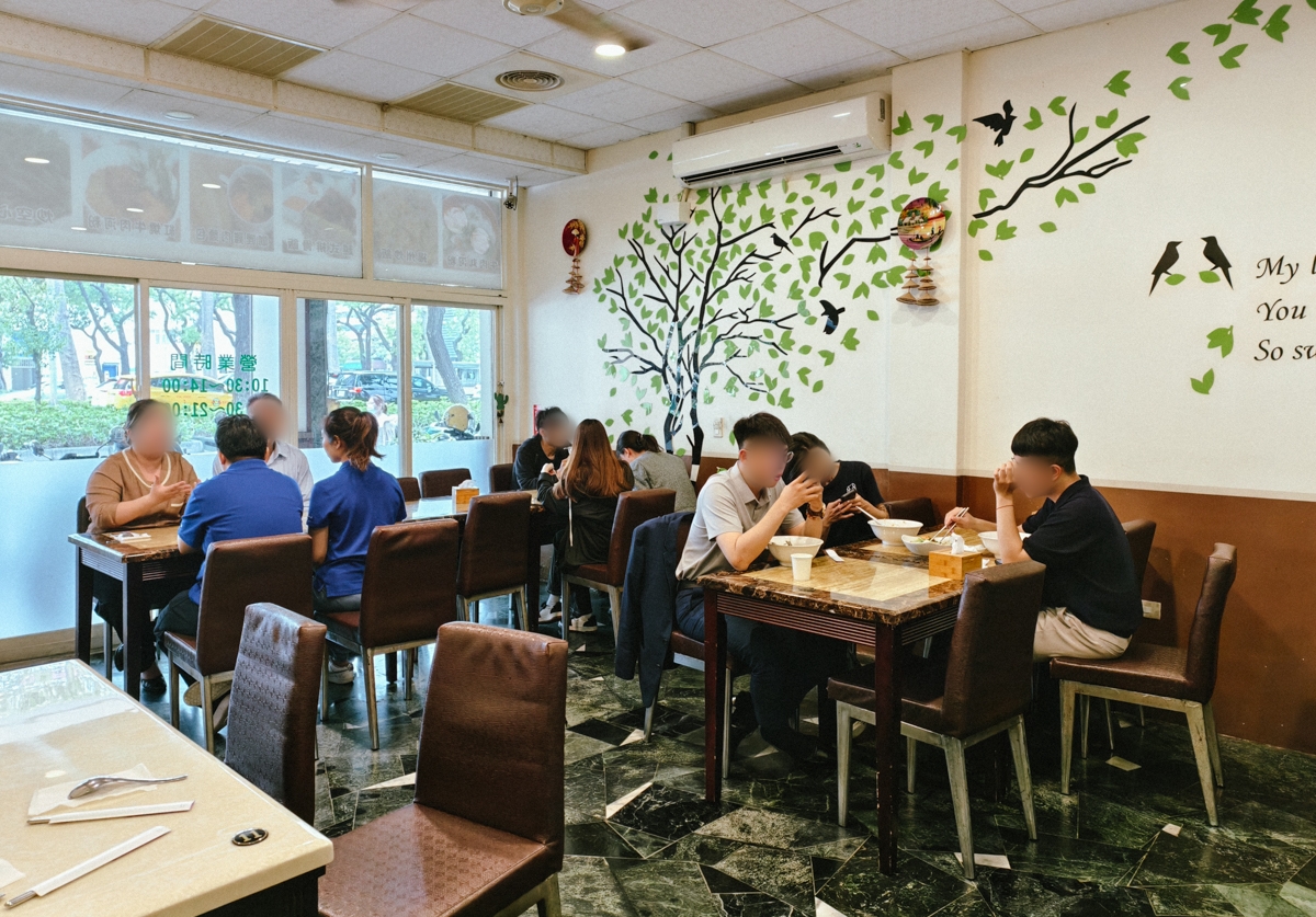 [高雄]麗發河粉-每天都排隊高雄越南河粉!越南大姐家鄉味~捷運信義國小站平價美食 @美食好芃友（芃芃）