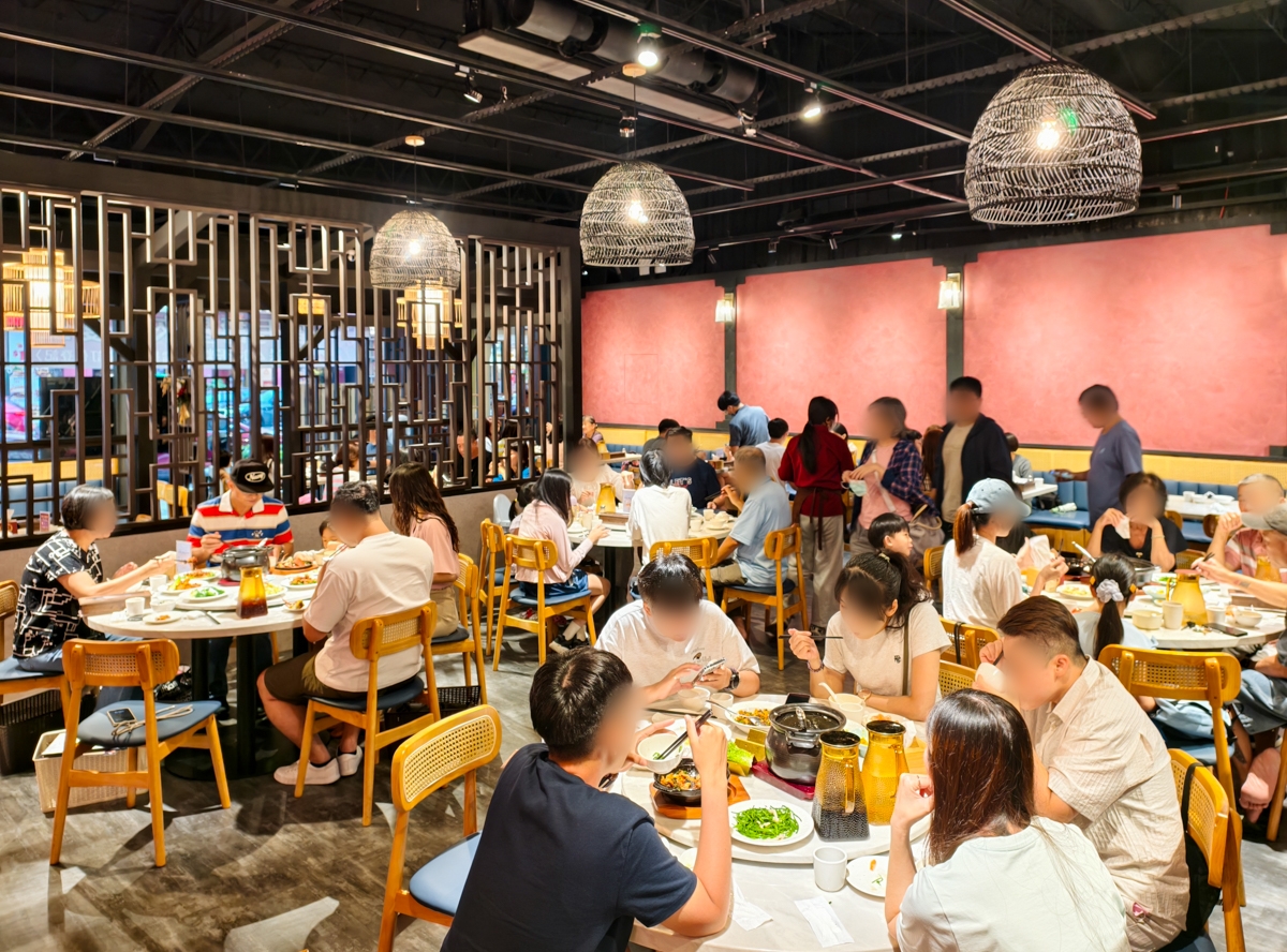 [高雄]麟粥宮砂鍋粥私房料理-高雄巨蛋商圈人氣聚餐餐廳!超鮮的高雄砂鍋粥活體海鮮 @美食好芃友（芃芃）