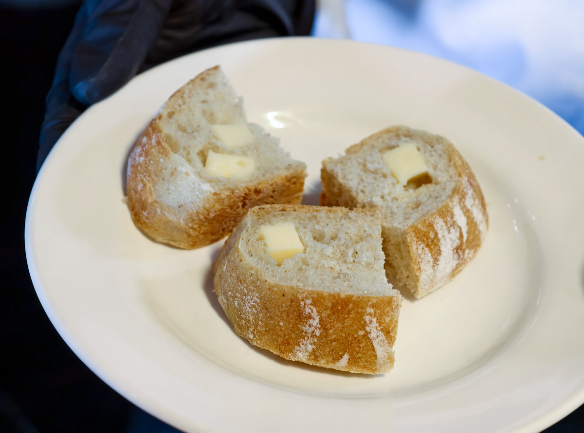 [高雄]拉斯費拉 LA SFERA Boulangerie! 夢時代旁超好吃高雄麵包店! 秒殺明太子法國 x 西西里大蒜 @美食好芃友（芃芃）