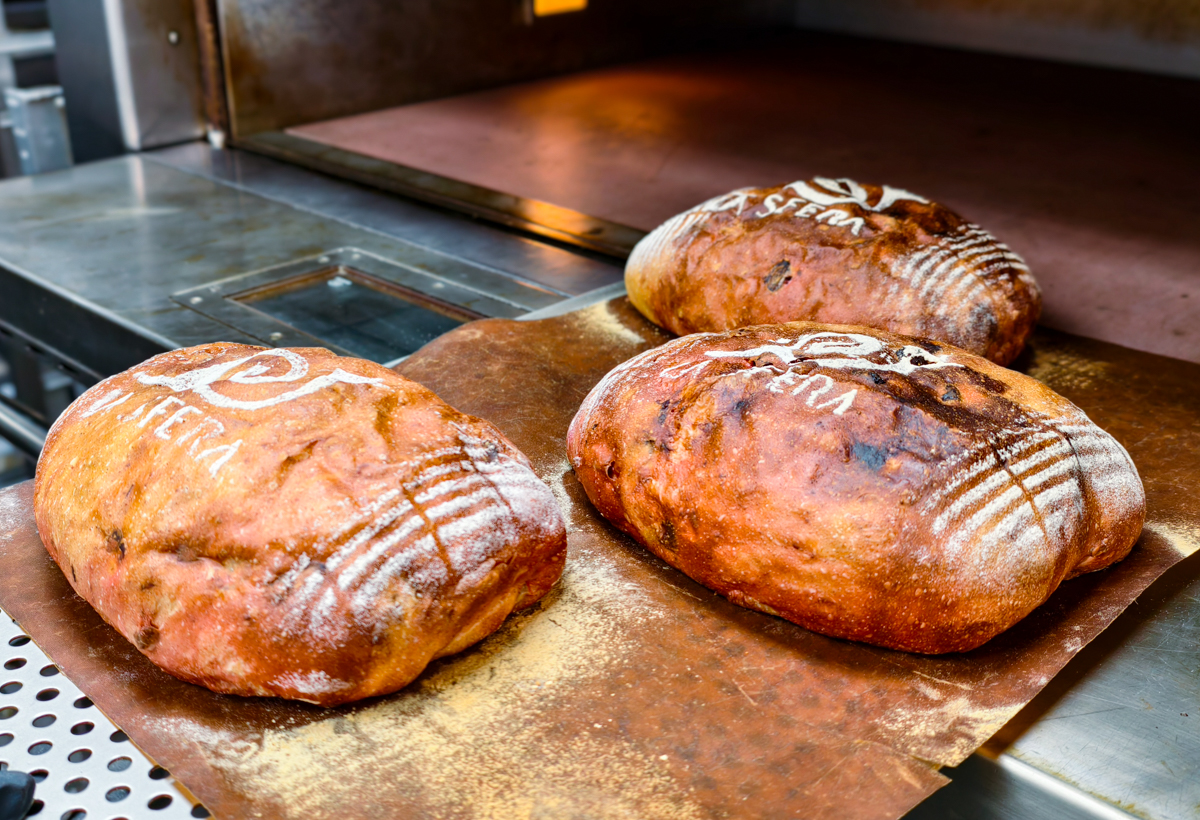 [高雄]拉斯費拉 LA SFERA Boulangerie! 夢時代旁超好吃高雄麵包店! 秒殺明太子法國 x 西西里大蒜 @美食好芃友（芃芃）