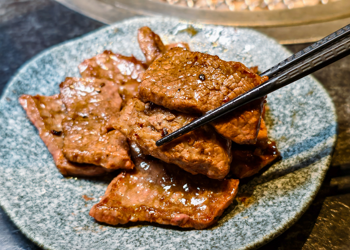 [高雄]1928燒肉總鋪高流海洋店-高流旁最美港景高雄燒肉餐廳!燒肉、壽司、日料統統吃得到 @美食好芃友（芃芃）