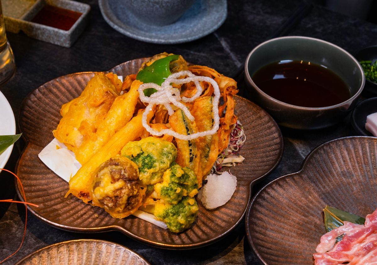 [高雄]1928燒肉總鋪高流海洋店-高流旁最美港景高雄燒肉餐廳!燒肉、壽司、日料統統吃得到 @美食好芃友（芃芃）