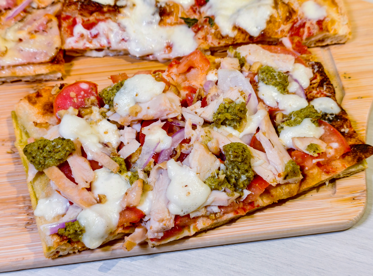 [高雄]Rom’antica Pizza 羅馬披薩美術青海店-高雄美術館聚餐就來這!道地方型羅馬披薩 @美食好芃友（芃芃）