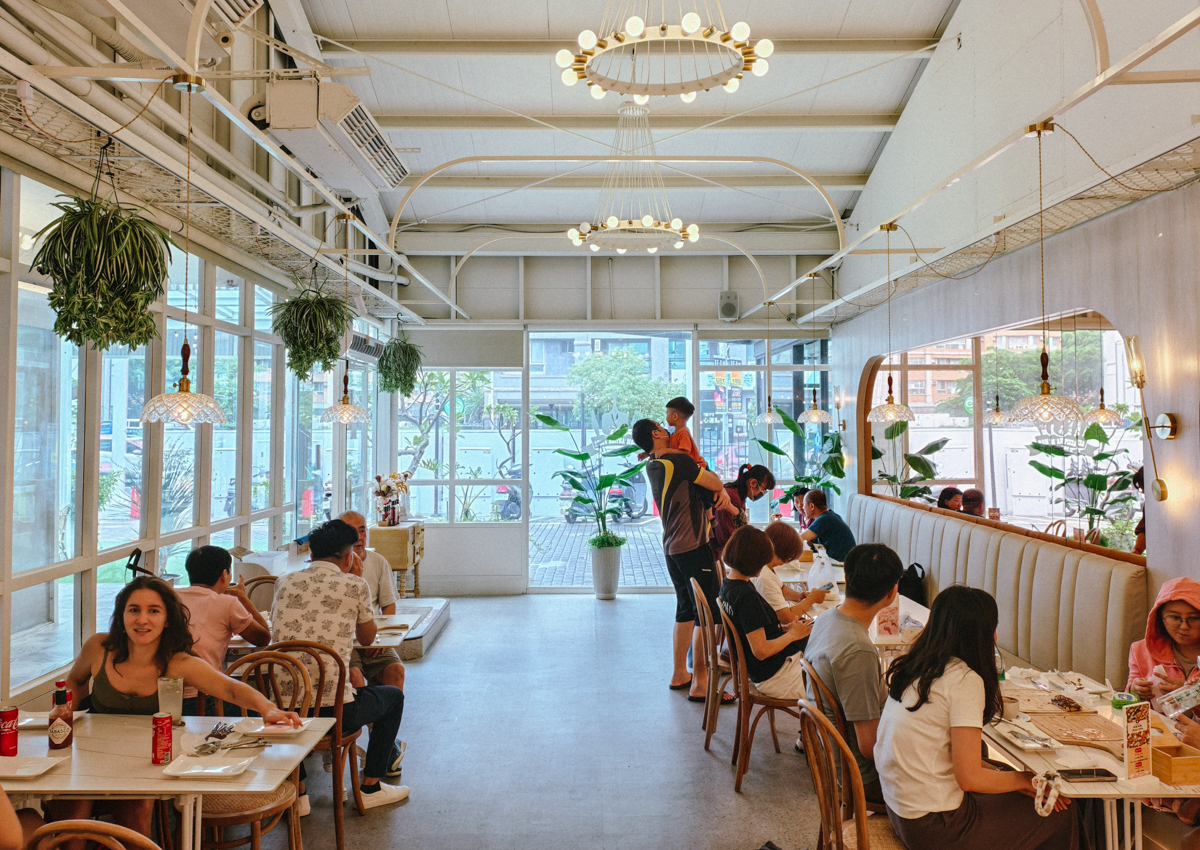 [高雄]Rom’antica Pizza 羅馬披薩美術青海店-高雄美術館聚餐就來這!道地方型羅馬披薩 @美食好芃友（芃芃）