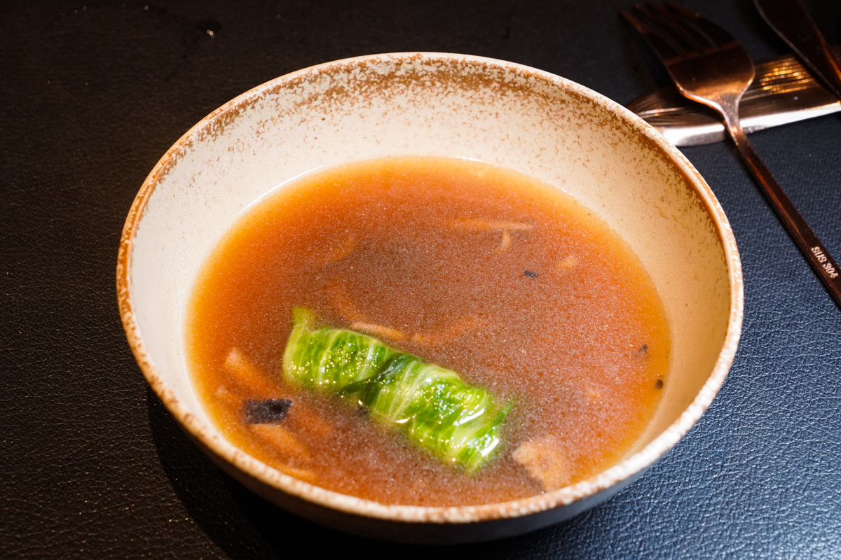 [高雄]盛食藝鐵板燒-人氣高雄鐵板燒!雙人餐一人免2000元有半隻活體龍蝦＋8道料理! @美食好芃友（芃芃）