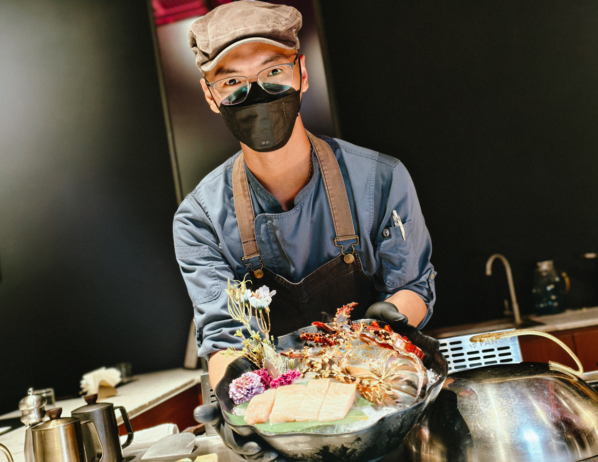 [高雄]盛食藝鐵板燒-人氣高雄鐵板燒!雙人餐一人免2000元有半隻活體龍蝦＋8道料理! @美食好芃友（芃芃）