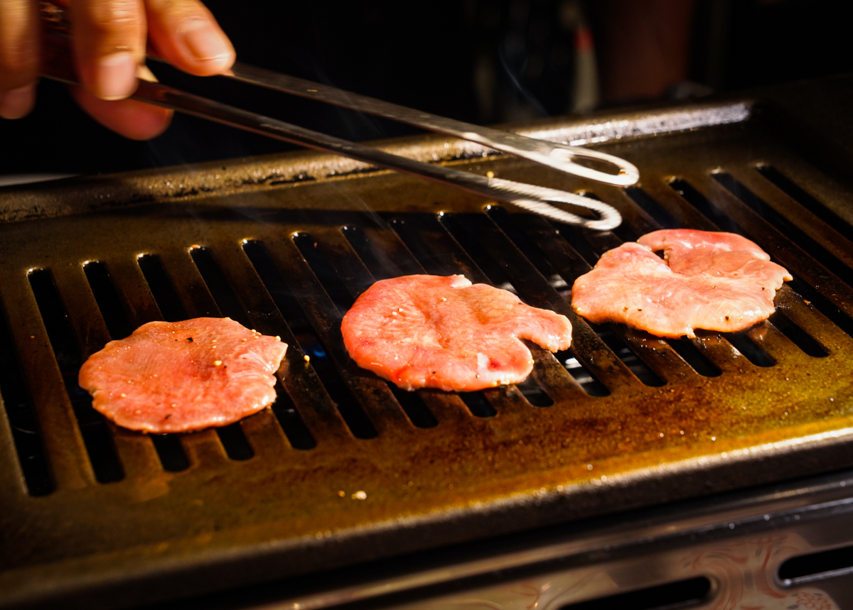 [高雄]己越燒肉 Mikoshi Yakiniku-鮨己越旗下日式和牛燒肉品牌!超好吃日本近江牛~份量十足己越四人套餐 @美食好芃友（芃芃）