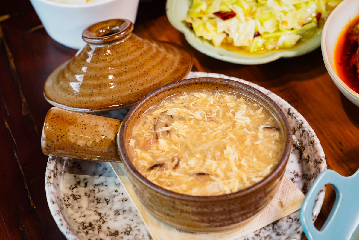 [高雄]姥姥燉肉懷舊盒餐-吃了超感動高雄眷村小館!主廚江浙姥姥傳下來的家鄉味!必吃琥珀獅子頭、宋嫂魚羹、姥姥燉肉 @美食好芃友（芃芃）