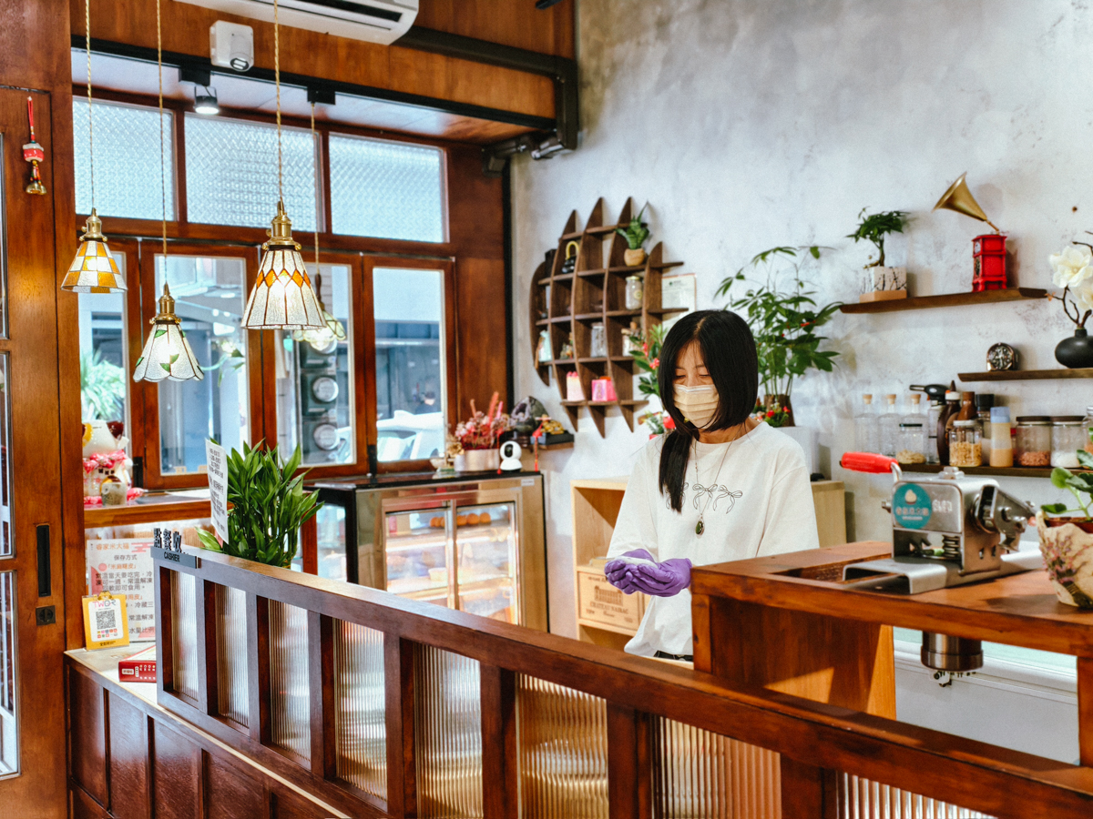 [高雄]睿家米大福鹽埕店-新庄仔土地公廟認證好吃綜合壽桃麻糬組！超喜氣壽桃麻糬、蘋果麻糬 @美食好芃友（芃芃）
