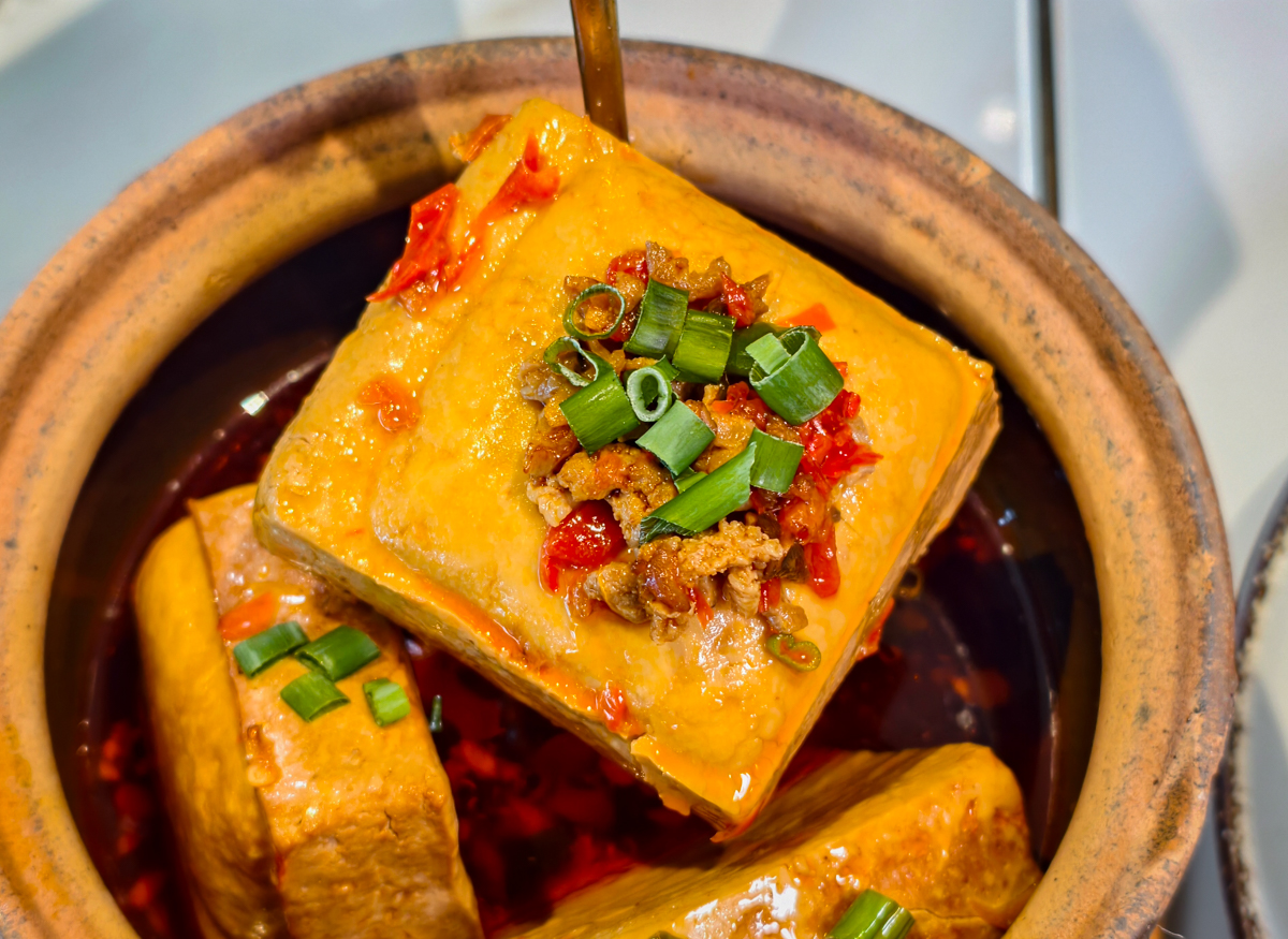 [高雄]上菜片皮鴨夢時代店-週末假日必客滿高雄烤鴨餐廳~超脆片皮鴨x麻辣乾鍋冒烤鴨也超過癮 @美食好芃友（芃芃）