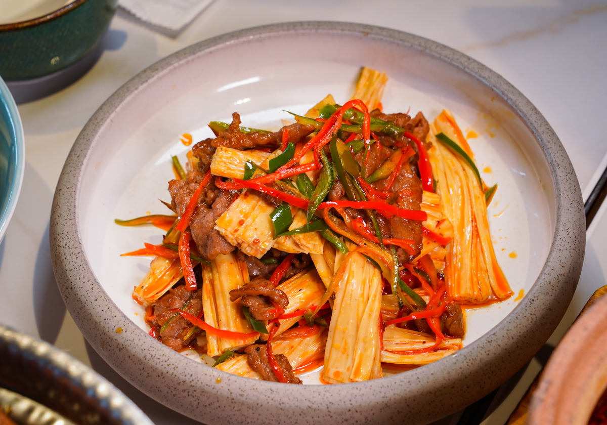 [高雄]上菜片皮鴨夢時代店-週末假日必客滿高雄烤鴨餐廳~超脆片皮鴨x麻辣乾鍋冒烤鴨也超過癮 @美食好芃友（芃芃）