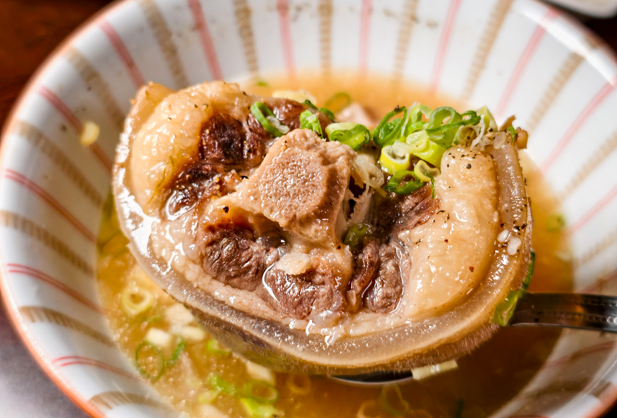 [高雄]八木十浬-人氣左營日式居酒屋!備長炭直烤好吃串燒~ @美食好芃友（芃芃）