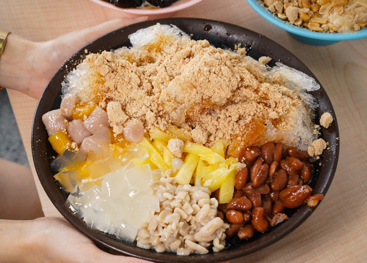 [高雄冰店推薦]呷大碗岡山店-超高CP值好吃岡山冰店!濃郁黑糖x必吃麵茶冰! @美食好芃友（芃芃）