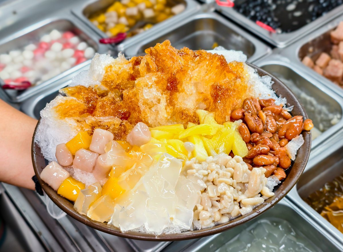 [高雄冰店推薦]呷大碗岡山店-超高CP值好吃岡山冰店!濃郁黑糖x必吃麵茶冰! @美食好芃友（芃芃）
