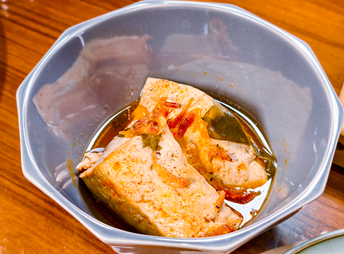 [前鎮美食]魯班LuBen-高雄秘境!儀式感滿滿綠意質感用餐空間~全新手工烏龍麵煎餃套餐 @美食好芃友（芃芃）