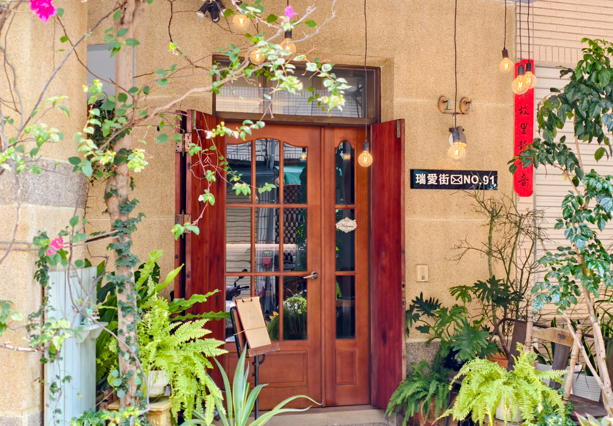 [前鎮美食]魯班LuBen-高雄秘境!儀式感滿滿綠意質感用餐空間~全新手工烏龍麵煎餃套餐 @美食好芃友（芃芃）