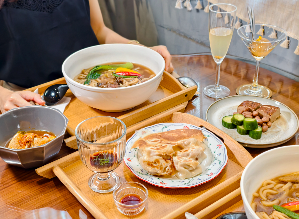 [前鎮美食]魯班LuBen-高雄秘境!儀式感滿滿綠意質感用餐空間~全新手工烏龍麵煎餃套餐 @美食好芃友（芃芃）