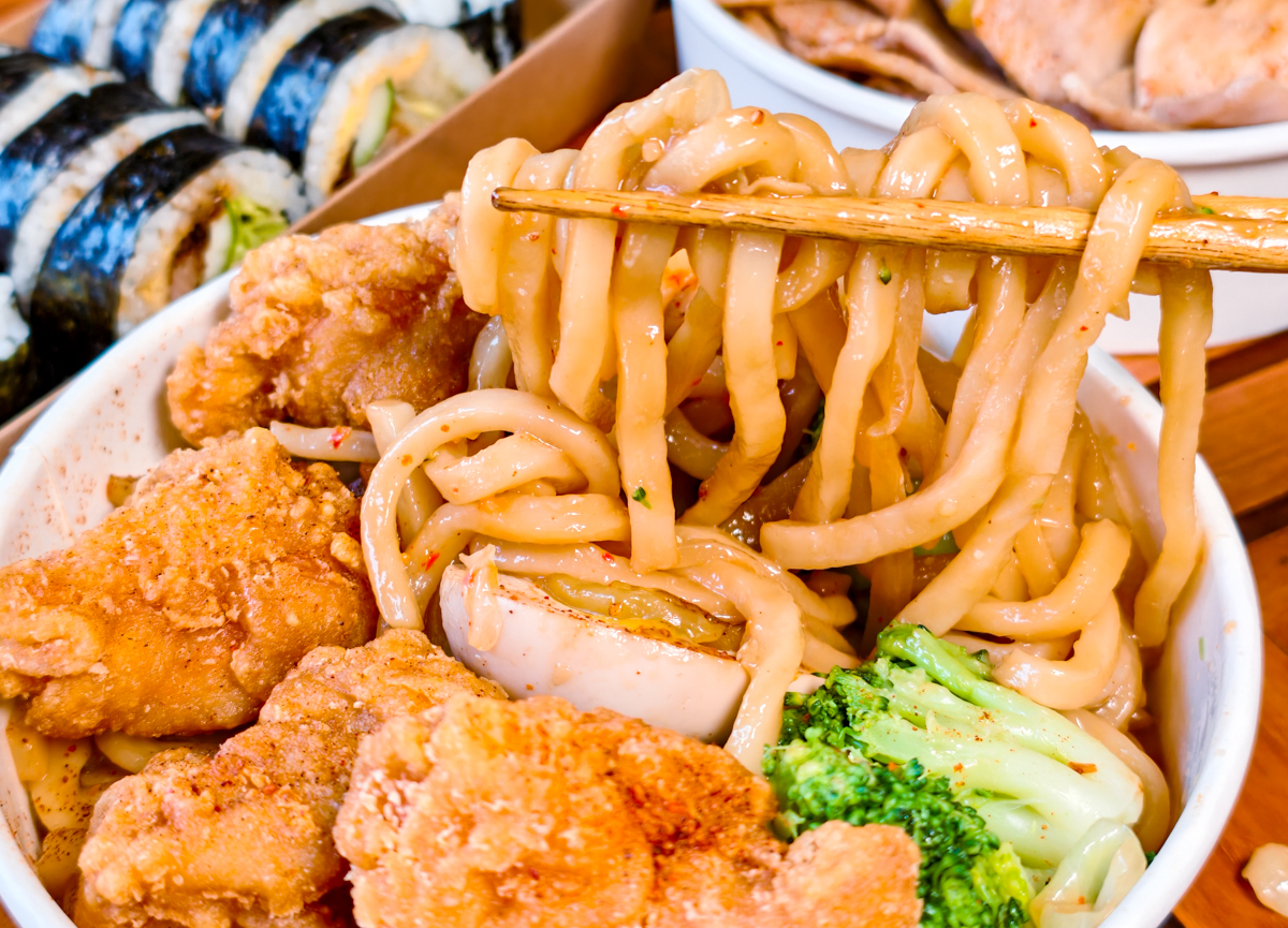 [高雄]木華麥面復興店-公司團體超愛訂的全新高雄便當!日式飯捲、拌麵、炒烏龍~爽口又好吃的午餐提案 @美食好芃友（芃芃）