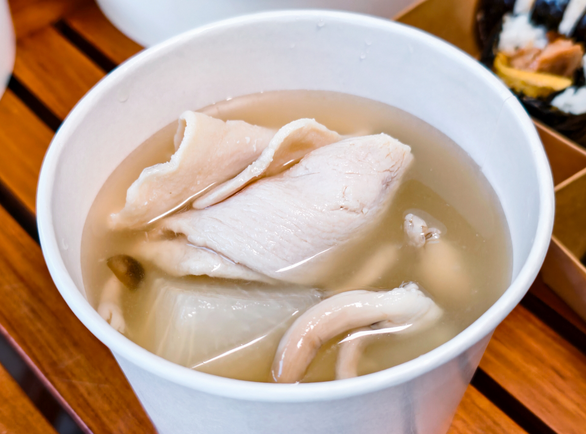 [高雄]木華麥面復興店-公司團體超愛訂的全新高雄便當!日式飯捲、拌麵、炒烏龍~爽口又好吃的午餐提案 @美食好芃友（芃芃）