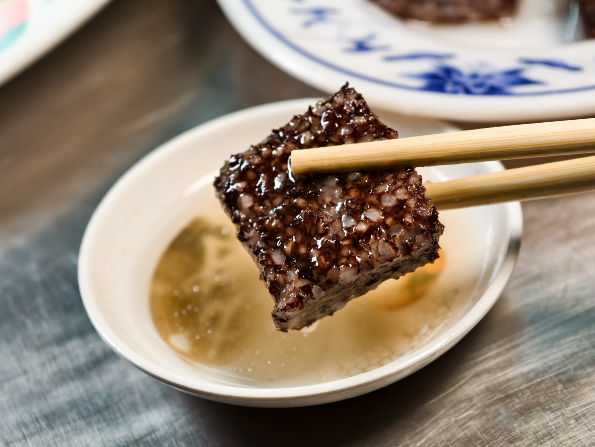 [新興美食]新營鵝肉吃懷念-低調好吃高雄鵝肉老店!鹹水鵝送筍子湯~ @美食好芃友（芃芃）
