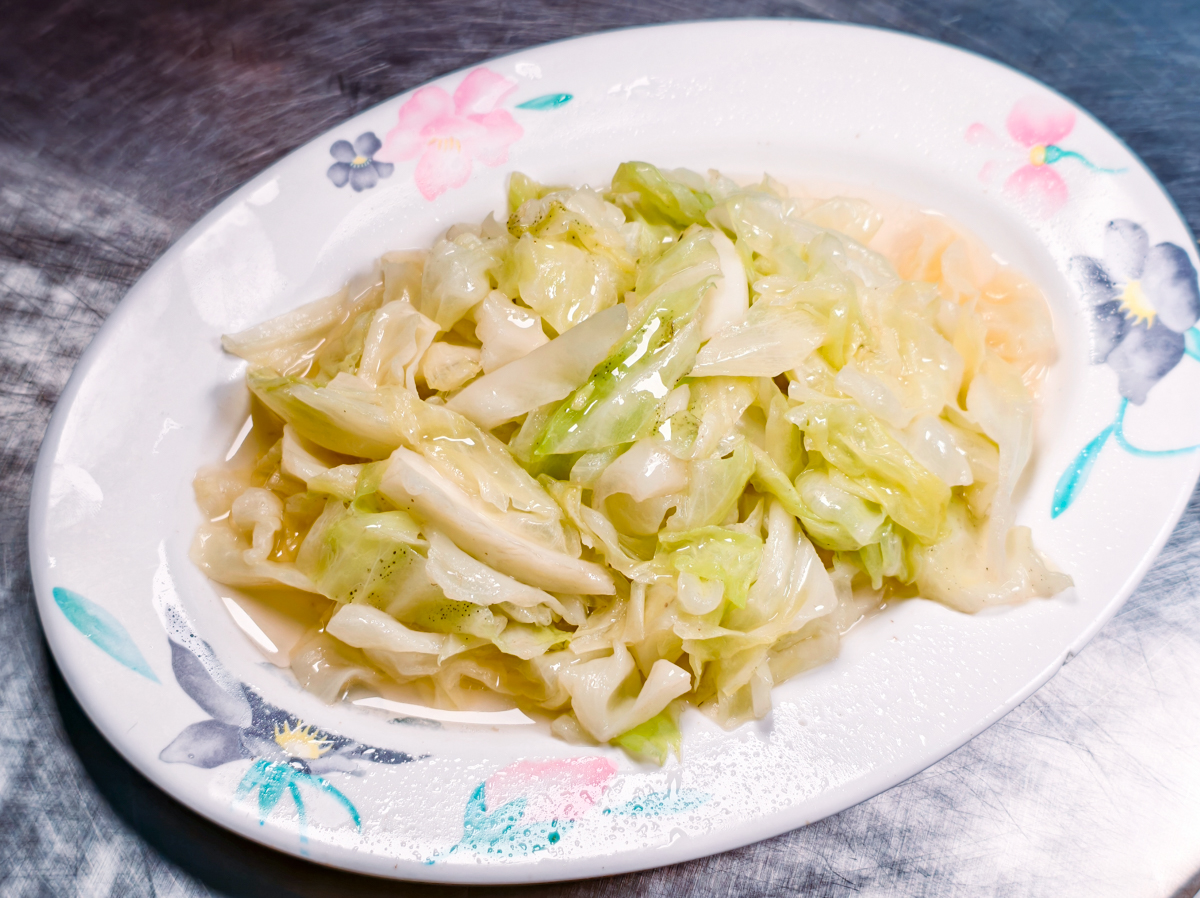 [新興美食]新營鵝肉吃懷念-低調好吃高雄鵝肉老店!鹹水鵝送筍子湯~ @美食好芃友（芃芃）