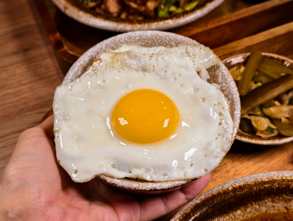 [高雄]一點散漫高雄概念店-最潮高雄控肉飯!有DJ的高雄中式餐館！咚滋咚滋氣氛超嗨 @美食好芃友（芃芃）