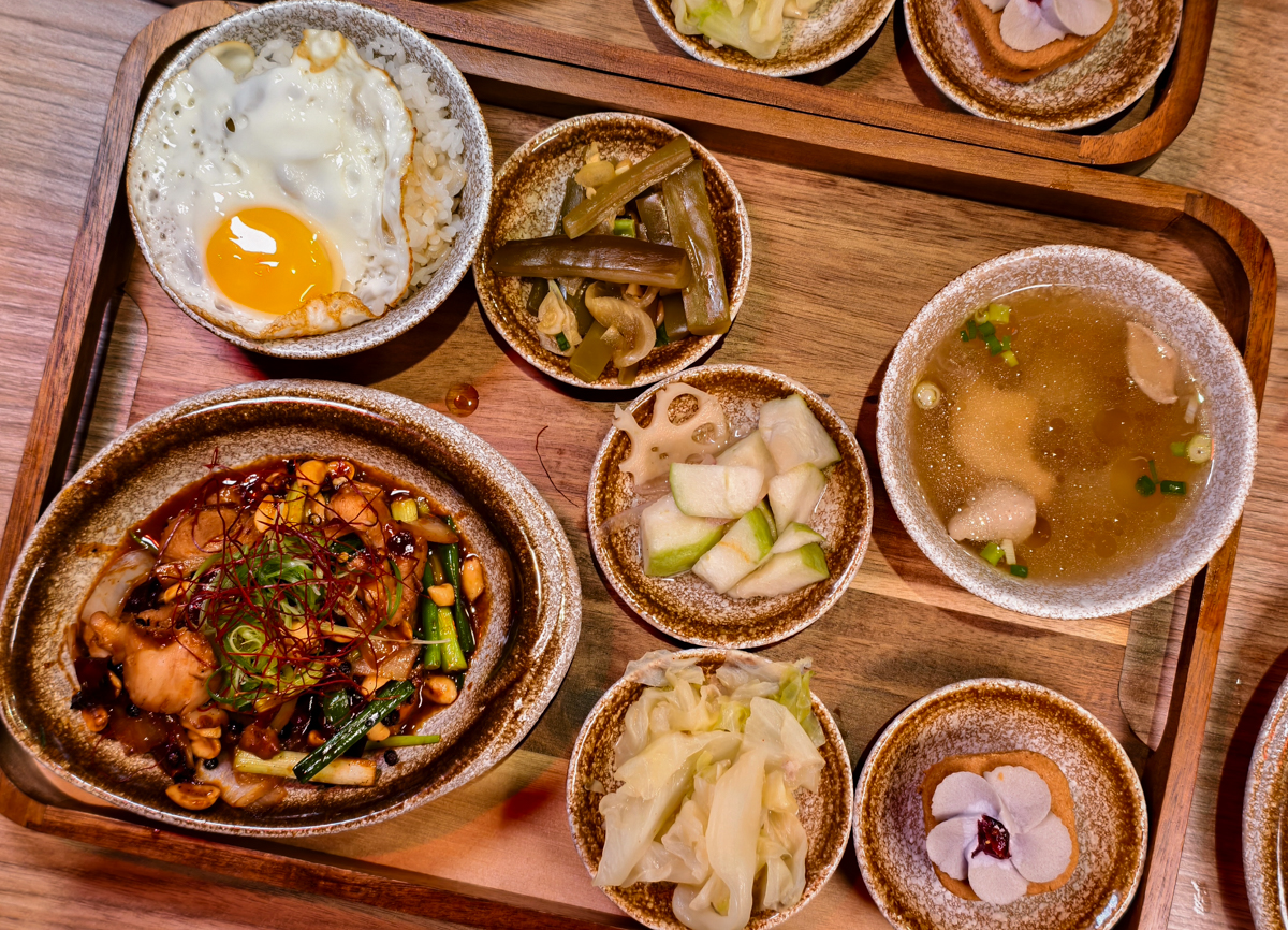[高雄]一點散漫高雄概念店-最潮高雄控肉飯!有DJ的高雄中式餐館！咚滋咚滋氣氛超嗨 @美食好芃友（芃芃）