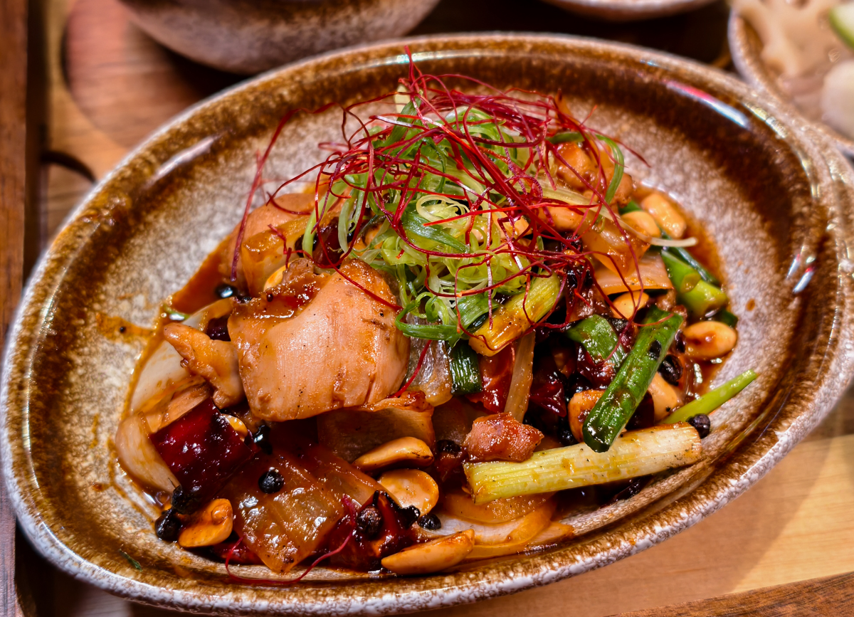 [高雄]一點散漫高雄概念店-最潮高雄控肉飯!有DJ的高雄中式餐館！咚滋咚滋氣氛超嗨 @美食好芃友（芃芃）