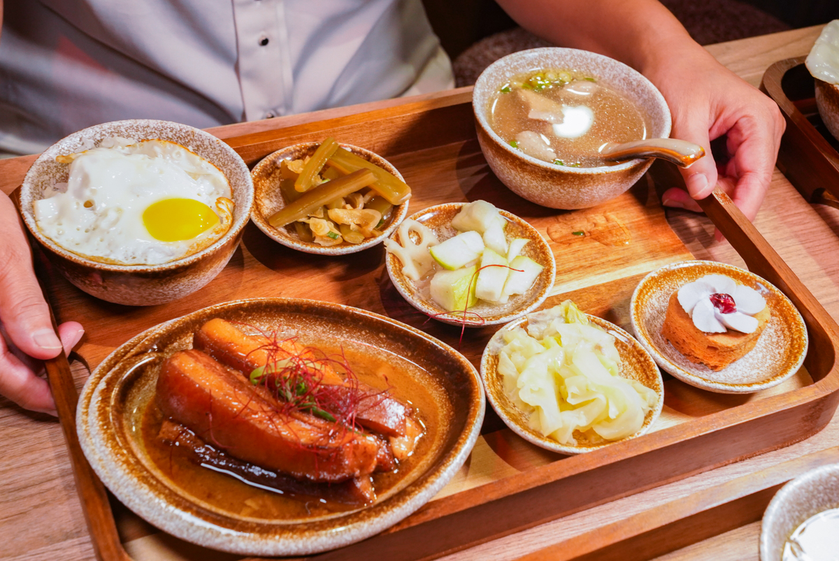 [高雄]一點散漫高雄概念店-最潮高雄控肉飯!有DJ的高雄中式餐館！咚滋咚滋氣氛超嗨 @美食好芃友（芃芃）