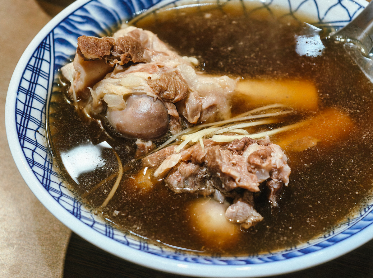 [高雄]德昌羊肉-最老岡山羊肉店!超嫩烤羊排賣到限購會不會太誇張~ @美食好芃友（芃芃）