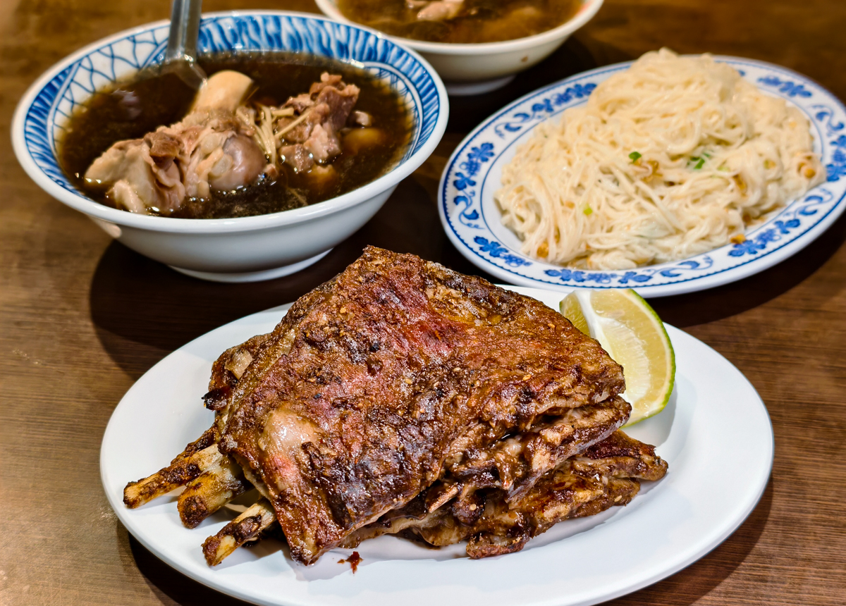 [高雄]德昌羊肉-最老岡山羊肉店!超嫩烤羊排賣到限購會不會太誇張~ @美食好芃友（芃芃）