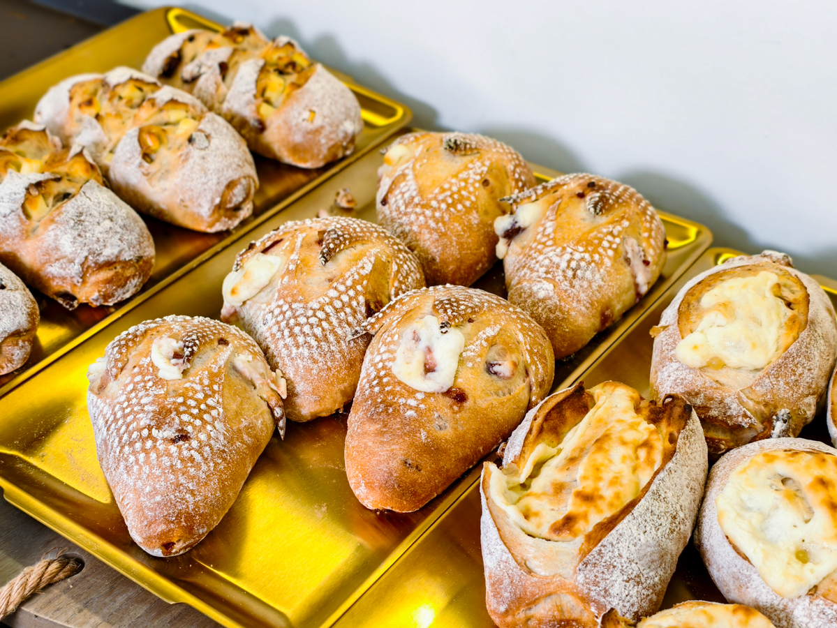 [台南]灃頌 FountSong Bakery-一開門人潮湧入好吃台南鹽可頌歐包店~ 麵包控絕對不能錯過! @美食好芃友（芃芃）