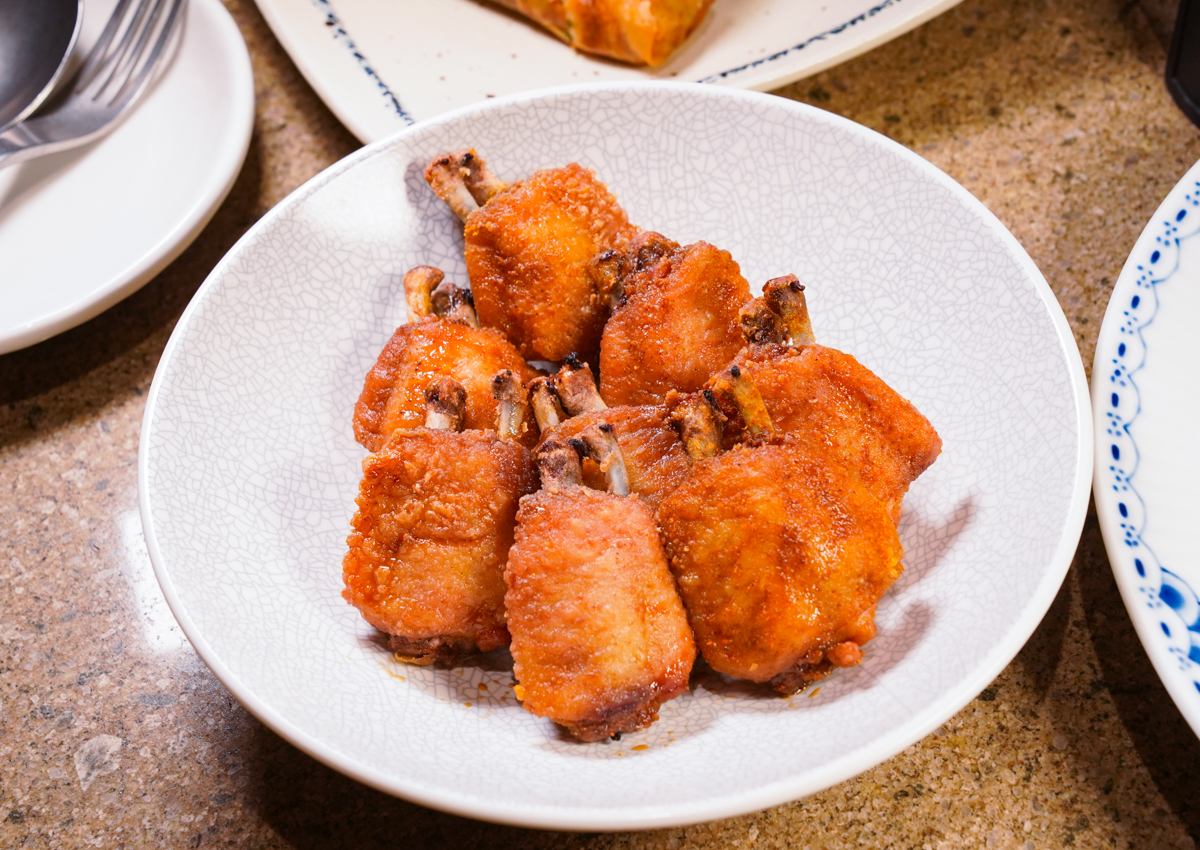 [高雄]柒壹喫堂x鹽海小餐館－鹽埕聚餐秘境!高雄最多好吃下酒菜的小餐館 @美食好芃友（芃芃）