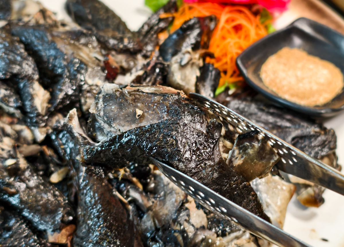 [高雄]霖園土雞城-在地人推薦好吃高雄土雞城!超美綠庭園與文青空間~必吃烏骨鹽焗雞、炸豆乳鰻、 五香鹹芋絲 @美食好芃友（芃芃）