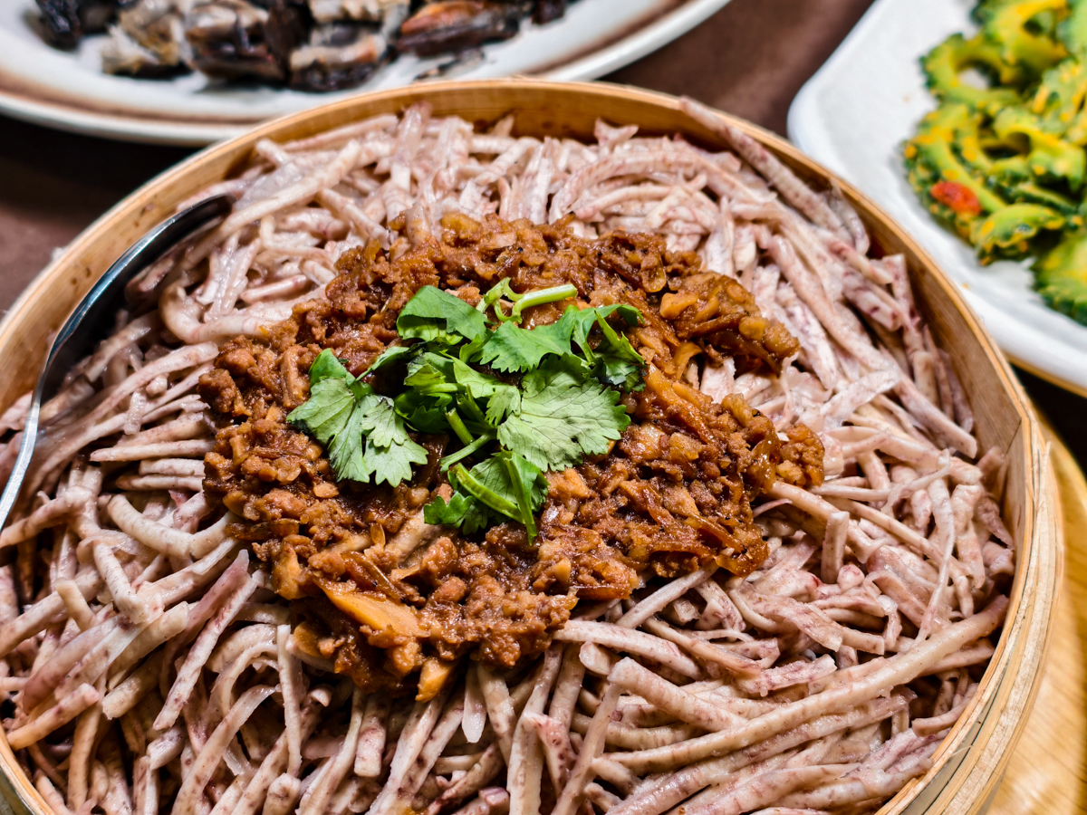 [高雄]霖園土雞城-在地人推薦好吃高雄土雞城!超美綠庭園與文青空間~必吃烏骨鹽焗雞、炸豆乳鰻、 五香鹹芋絲 @美食好芃友（芃芃）