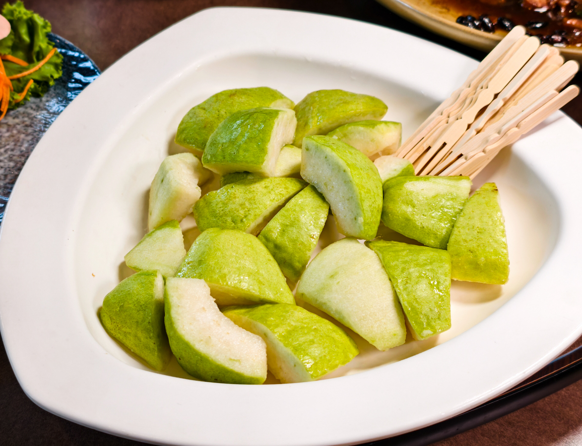 [高雄]霖園土雞城-在地人推薦好吃高雄土雞城!超美綠庭園與文青空間~必吃烏骨鹽焗雞、炸豆乳鰻、 五香鹹芋絲 @美食好芃友（芃芃）