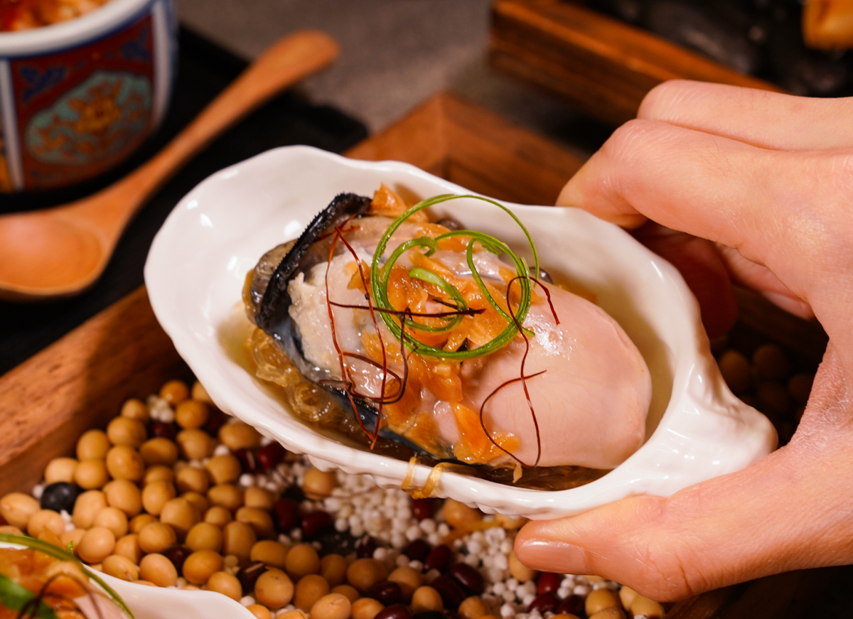 [高雄燒肉推薦]明燒肉文自旗艦店-海鮮控和牛控都來!超有儀式感高雄燒肉無菜單!最扯的雙人帝王蟹燒肉套餐 @美食好芃友（芃芃）