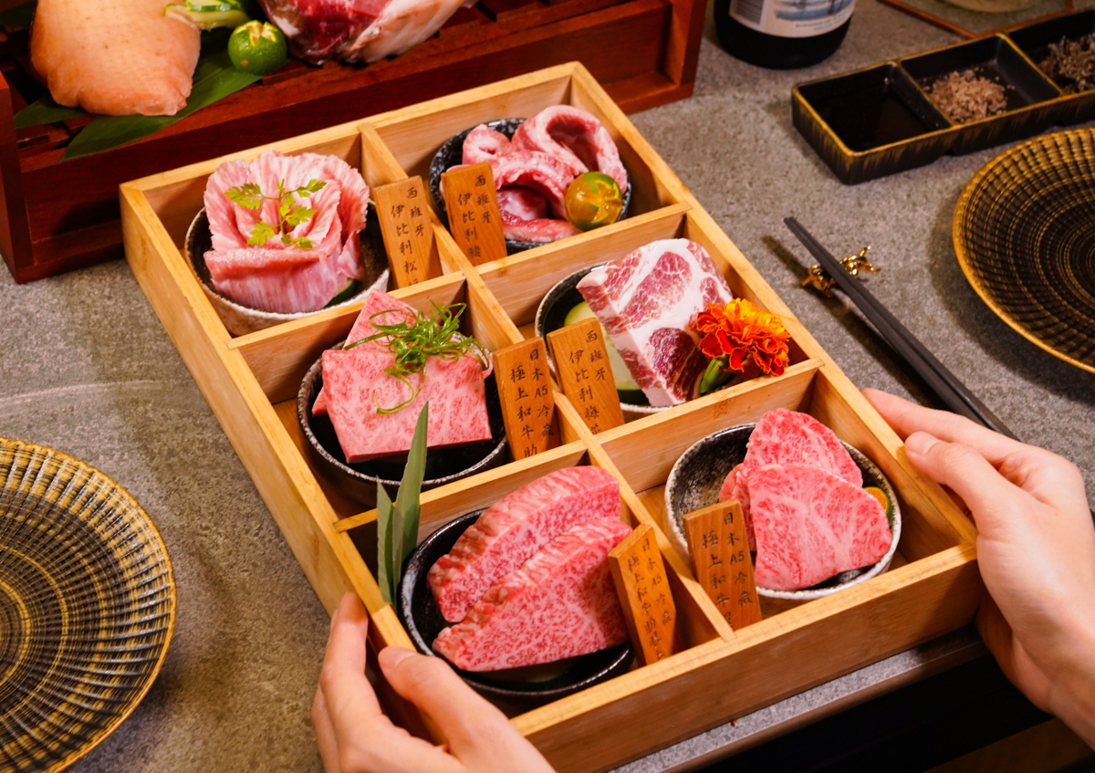 [高雄燒肉推薦]明燒肉文自旗艦店-海鮮控和牛控都來!超有儀式感高雄燒肉無菜單!最扯的雙人帝王蟹燒肉套餐 @美食好芃友（芃芃）