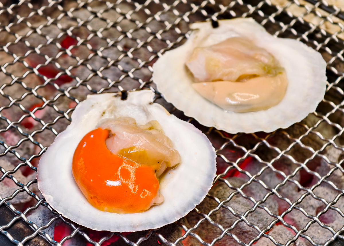 [高雄燒肉推薦]明燒肉文自旗艦店-海鮮控和牛控都來!超有儀式感高雄燒肉無菜單!最扯的雙人帝王蟹燒肉套餐 @美食好芃友（芃芃）