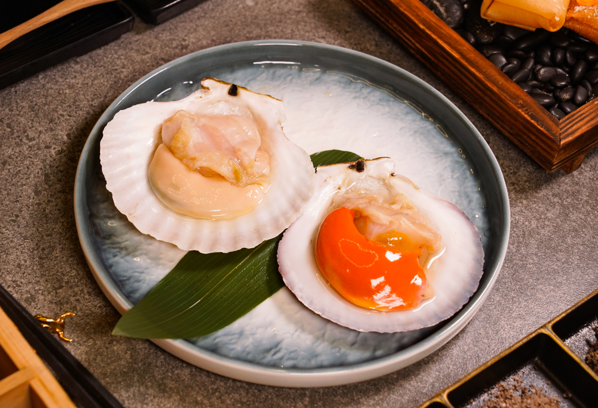 [高雄燒肉推薦]明燒肉文自旗艦店-海鮮控和牛控都來!超有儀式感高雄燒肉無菜單!最扯的雙人帝王蟹燒肉套餐 @美食好芃友（芃芃）