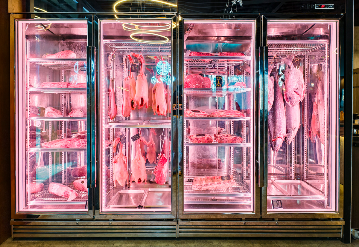 [高雄燒肉推薦]明燒肉文自旗艦店-海鮮控和牛控都來!超有儀式感高雄燒肉無菜單!最扯的雙人帝王蟹燒肉套餐 @美食好芃友（芃芃）