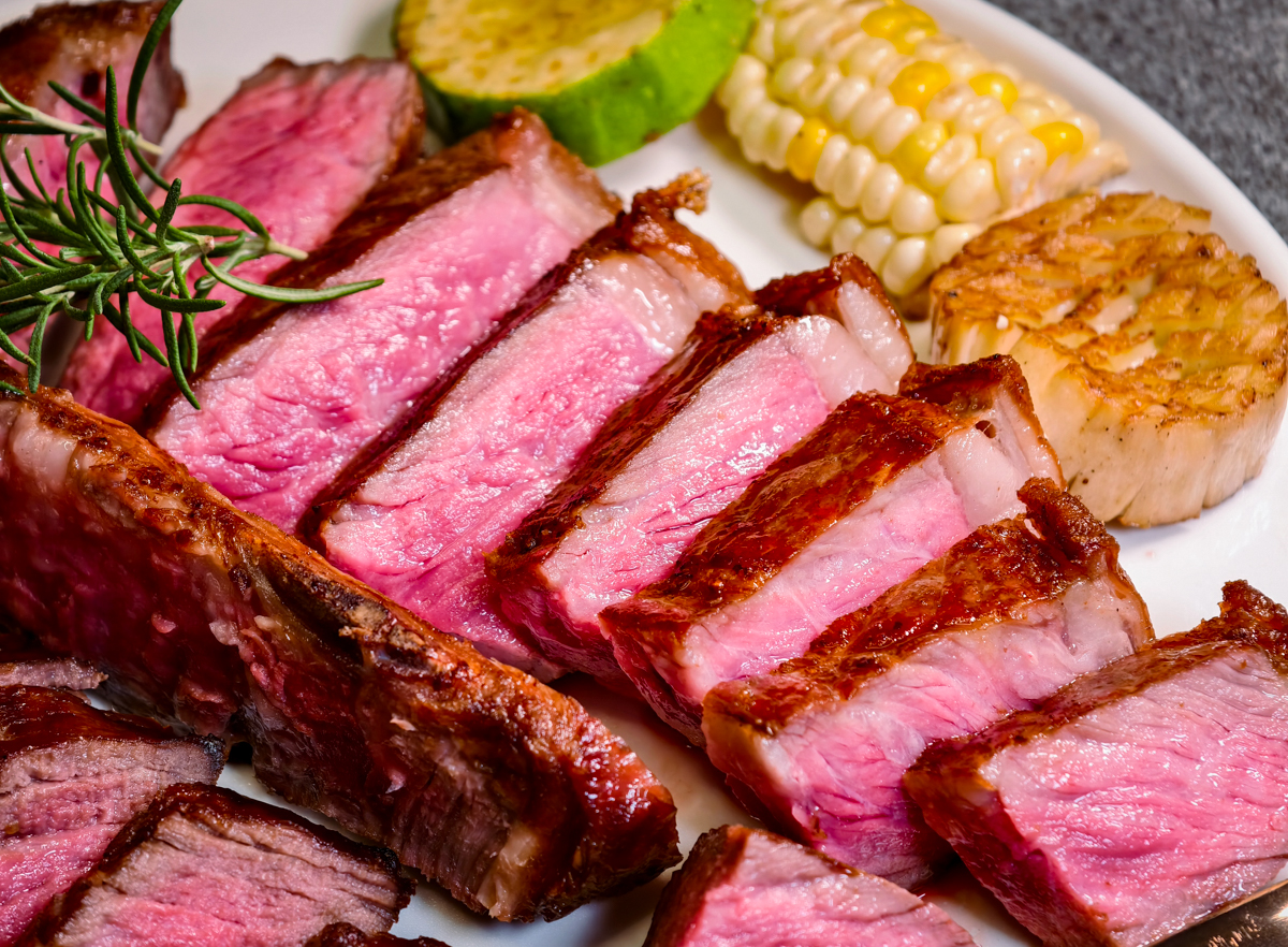 [高雄燒肉推薦]明燒肉文自旗艦店-海鮮控和牛控都來!超有儀式感高雄燒肉無菜單!最扯的雙人帝王蟹燒肉套餐 @美食好芃友（芃芃）