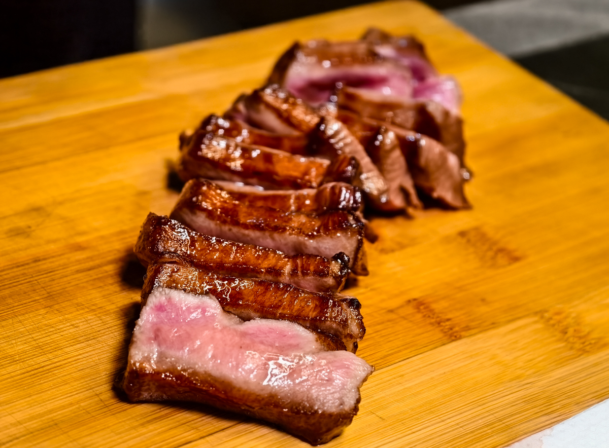 [高雄燒肉推薦]明燒肉文自旗艦店-海鮮控和牛控都來!超有儀式感高雄燒肉無菜單!最扯的雙人帝王蟹燒肉套餐 @美食好芃友（芃芃）