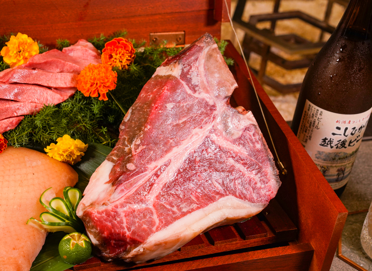 [高雄燒肉推薦]明燒肉文自旗艦店-海鮮控和牛控都來!超有儀式感高雄燒肉無菜單!最扯的雙人帝王蟹燒肉套餐 @美食好芃友（芃芃）