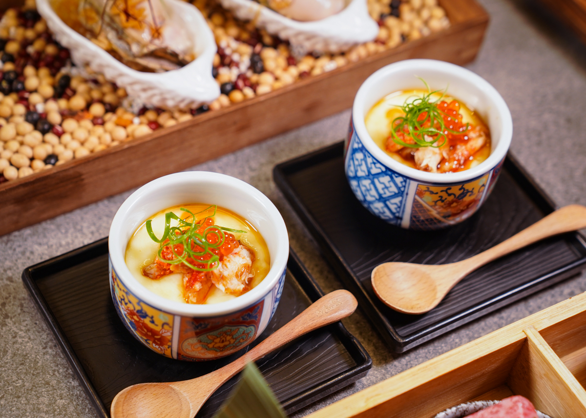 [高雄燒肉推薦]明燒肉文自旗艦店-海鮮控和牛控都來!超有儀式感高雄燒肉無菜單!最扯的雙人帝王蟹燒肉套餐 @美食好芃友（芃芃）