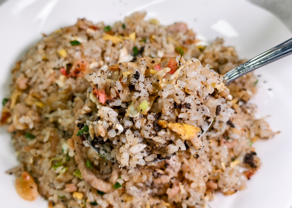 [仁武]百味饕客熱炒-仁雄路隱藏版仁武熱炒、私房川菜! 必吃沙茶螃蟹、重慶烤魚、乾鍋海蝦 @美食好芃友（芃芃）