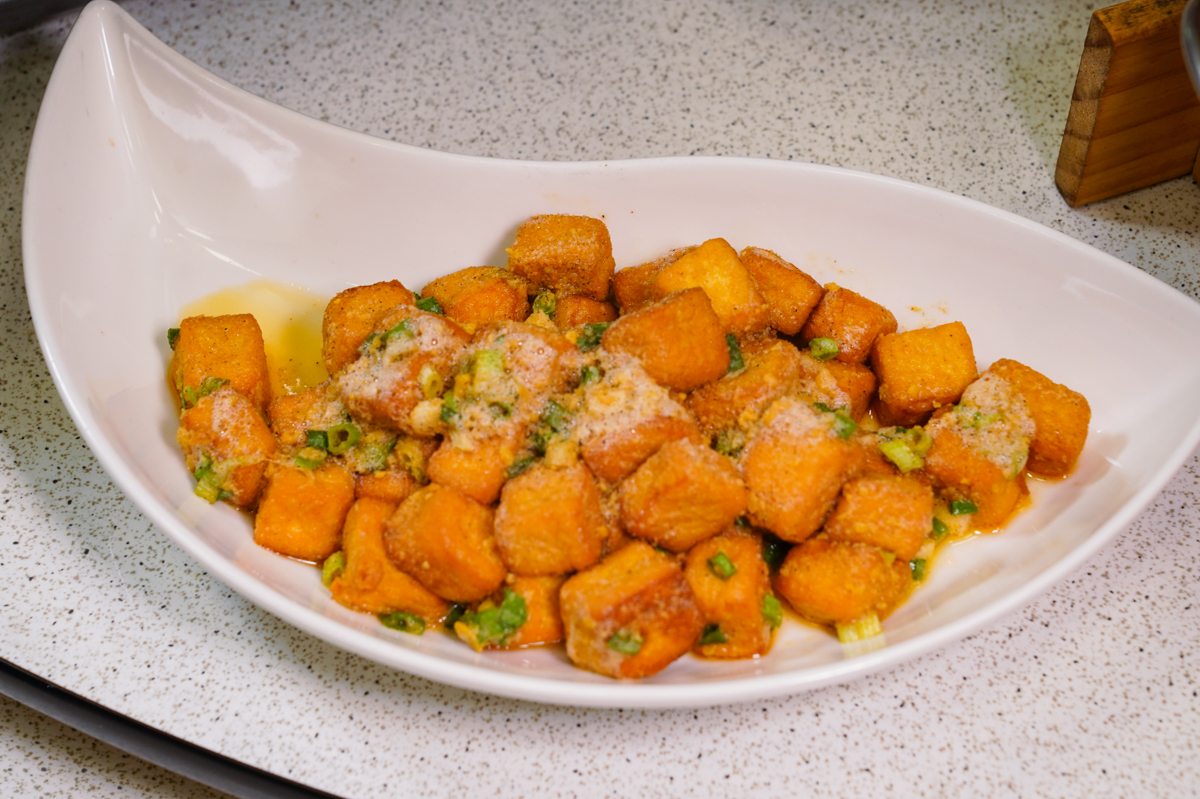 [仁武]百味饕客熱炒-仁雄路隱藏版仁武熱炒、私房川菜! 必吃沙茶螃蟹、重慶烤魚、乾鍋海蝦 @美食好芃友（芃芃）